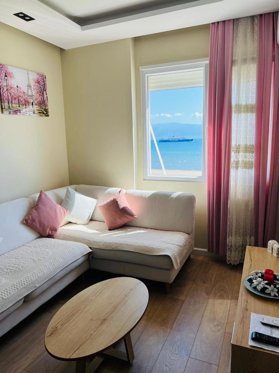 Soleil Apartment With Sunbed & Umbrella วญอเรอ ภายนอก รูปภาพ